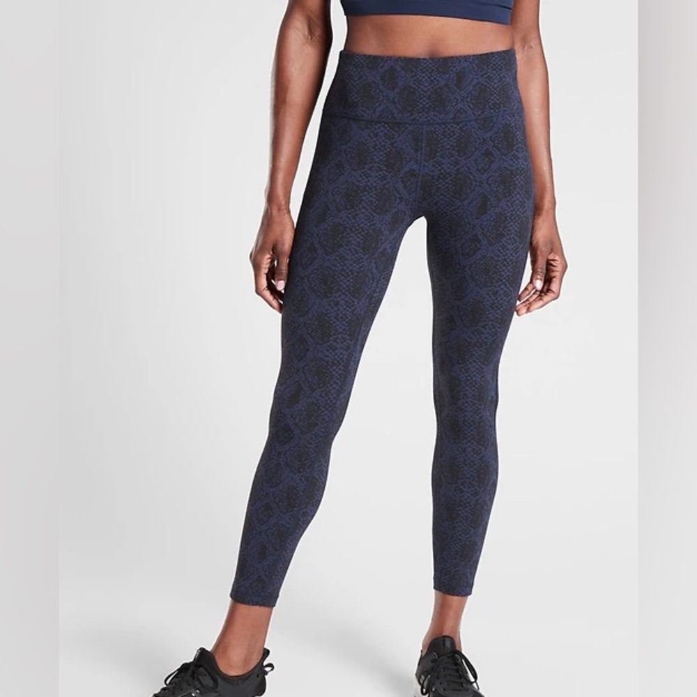 • [Athleta] Ultimate 7/8 Tight •